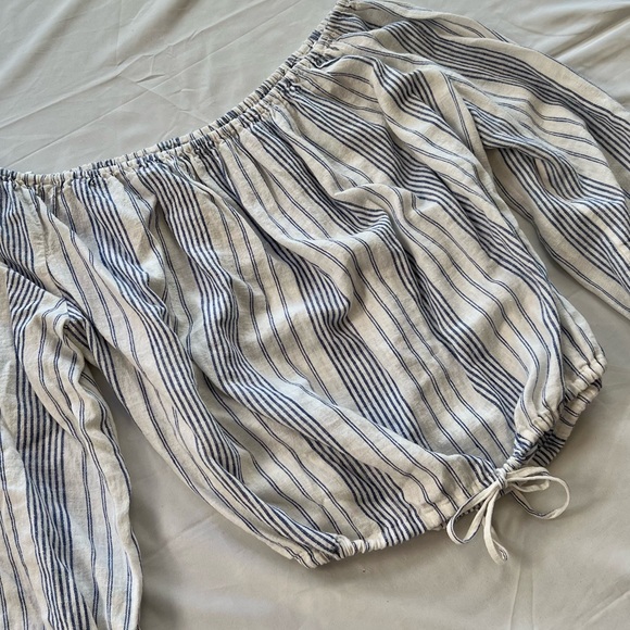 Bohemian Off-the-shoulder Gap Top - Picture 5 of 7